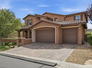 743 Middle Beach St, Las Vegas, NV 89138