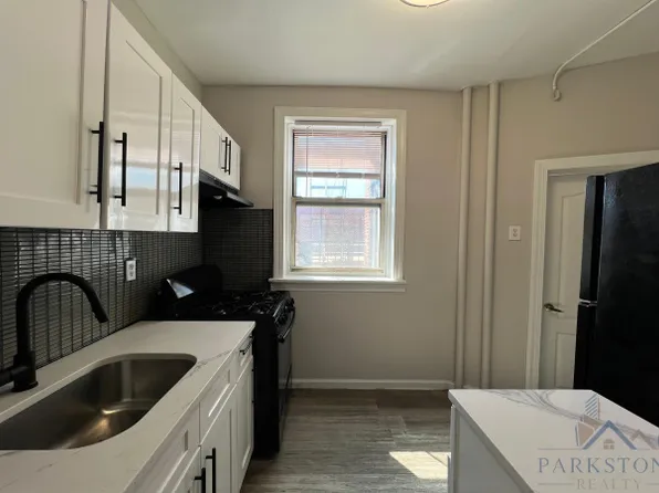 632 Bergen Avenue image 1 of 7