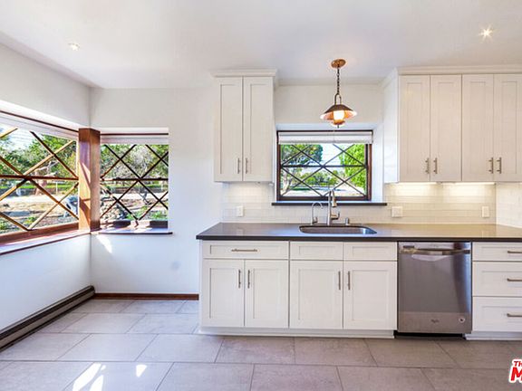 3rd image of 28970 Grayfox St