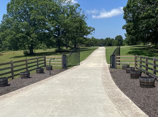 755 Wilkie St N, Mc Ewen, TN 37101