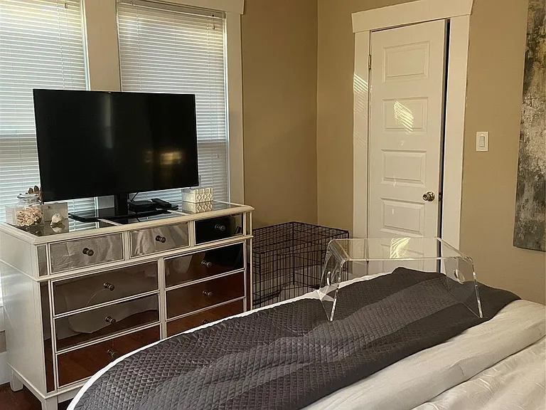 4204 Crawford St — Photo 12
