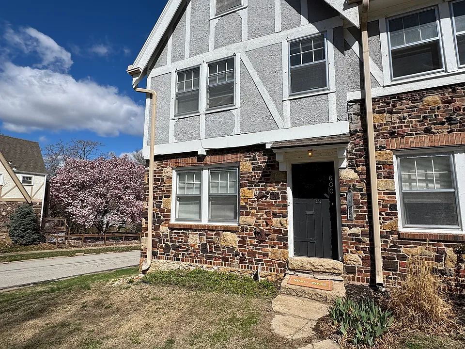 Beautiful Tudor style Brookside home!