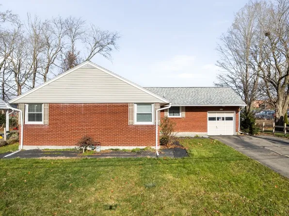 268 E Academy Dr, Vestal, NY 13850