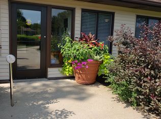 106 S McKendrie Ave, Mount Morris, IL 61054