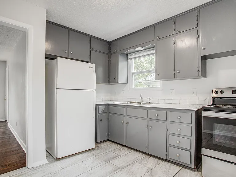 3604 E 61st St — Photo 31