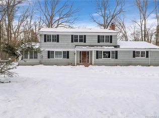 121 Dundee Rd, Stamford, CT 06903