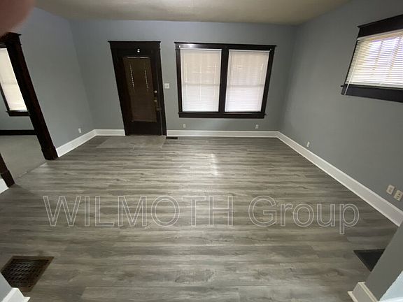3rd image of 434 N Gladstone Ave