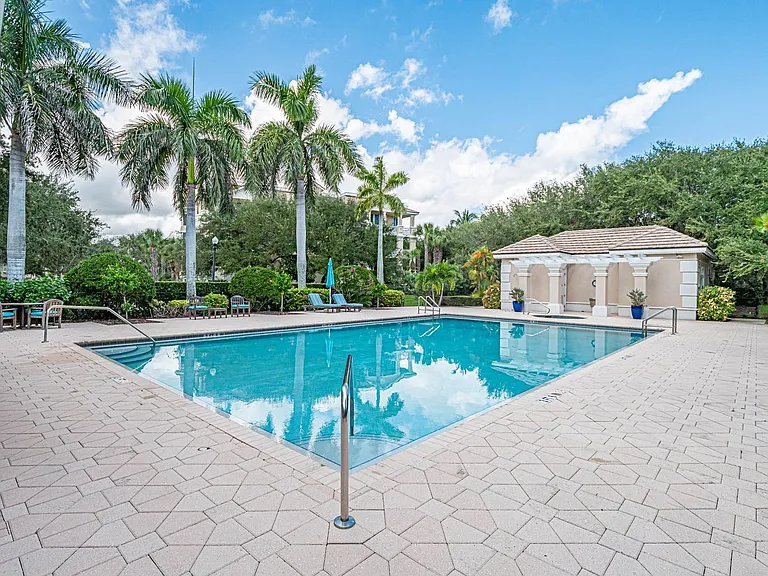 801 N Swim Club Dr #2B — Photo 71
