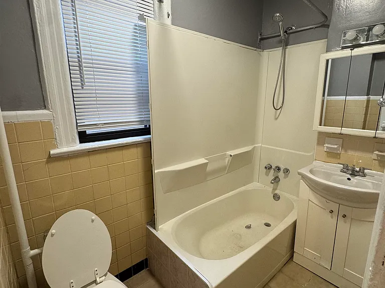 721 Kennedy Blvd — Photo 7