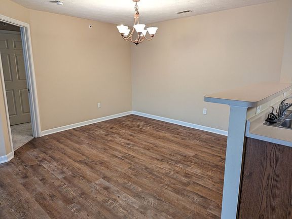3rd image of 3045 Westminster Dr APT 205