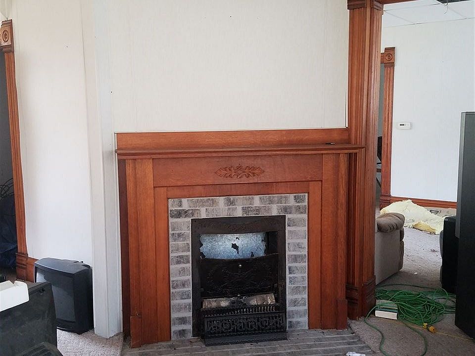 2nd image of 60 W 3rd St