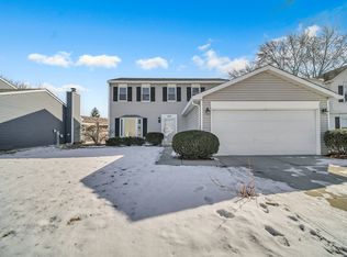 813 Kansas St, Carol Stream, IL 60188