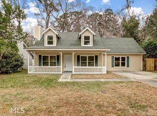 2 Country Walk Dr, Savannah, GA 31419