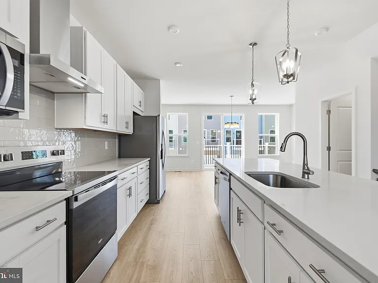 18002 Alicia Ave — Photo 21