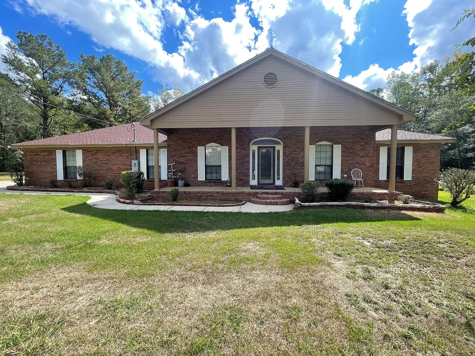 4 bed, 3.5 bath, $2,200 — Photo 1