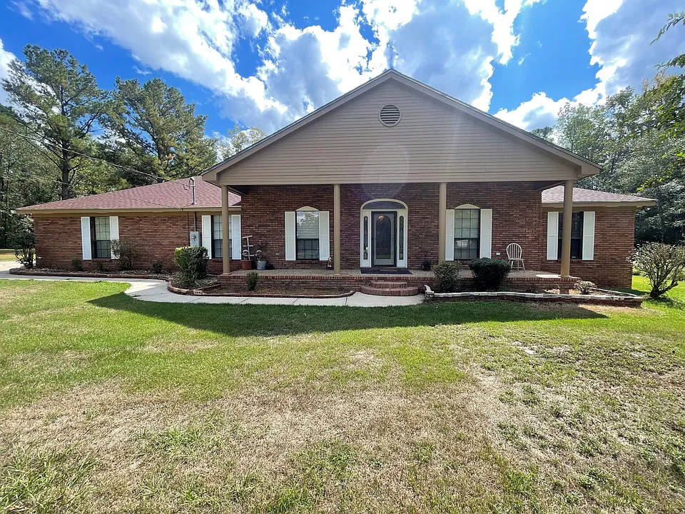 23 V S Shelton Dr