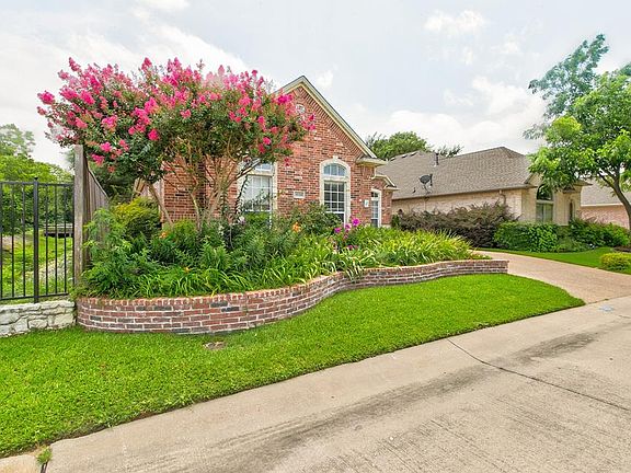 2nd image of 1930 Channing Park Dr