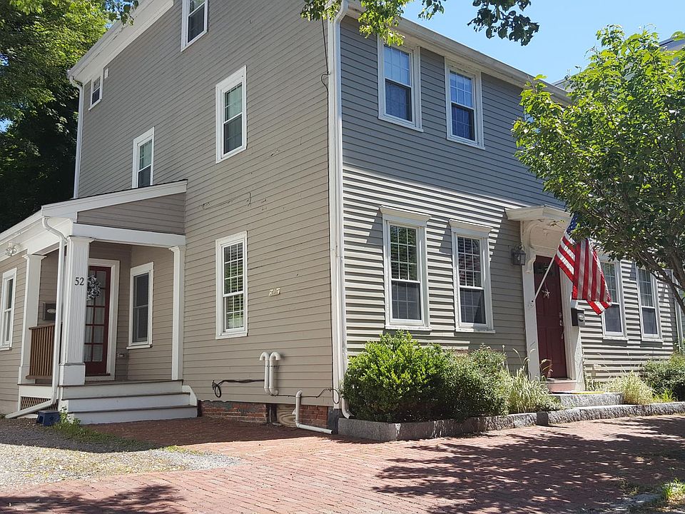 52 Washington St. Front entrance