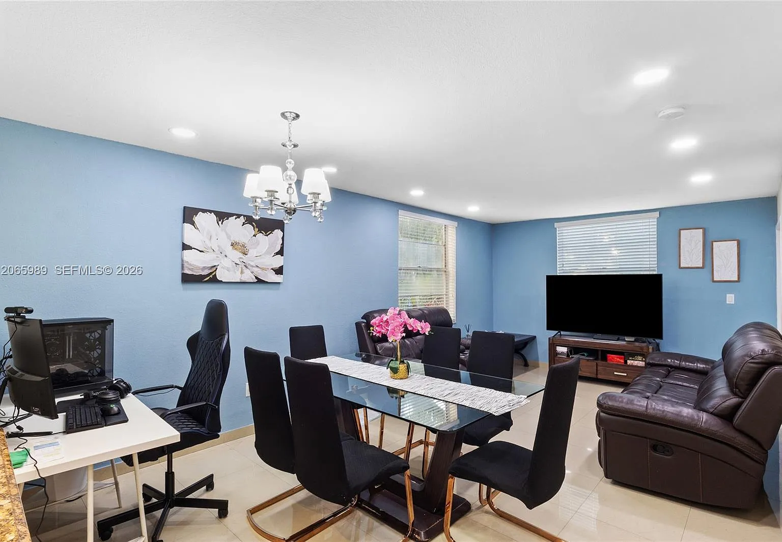 Westland Gardens Condo — Photo 1