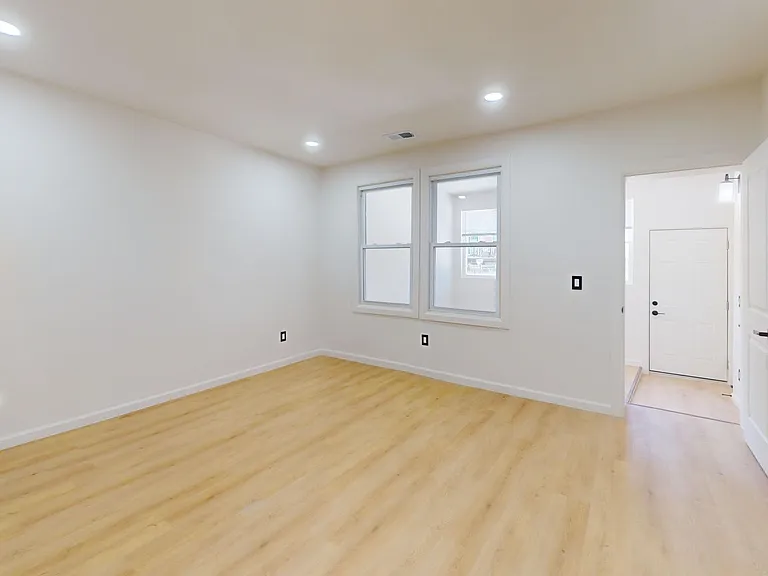 1318 Holbrook Street NE — Photo 6