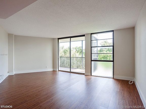 Home For Sale In Bravura