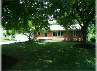 514 Gainsborough Dr, East Lansing, MI 48823