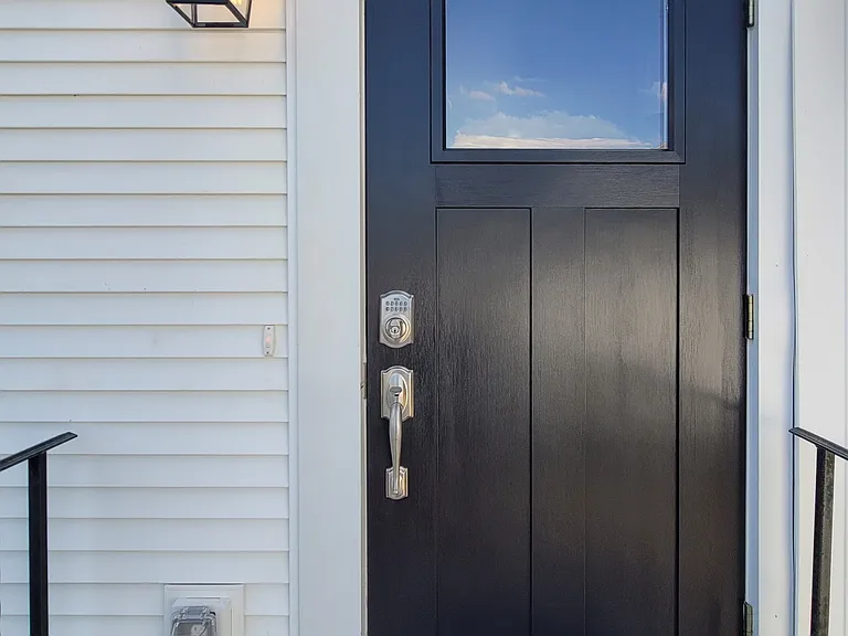 Back Entry - Unit B