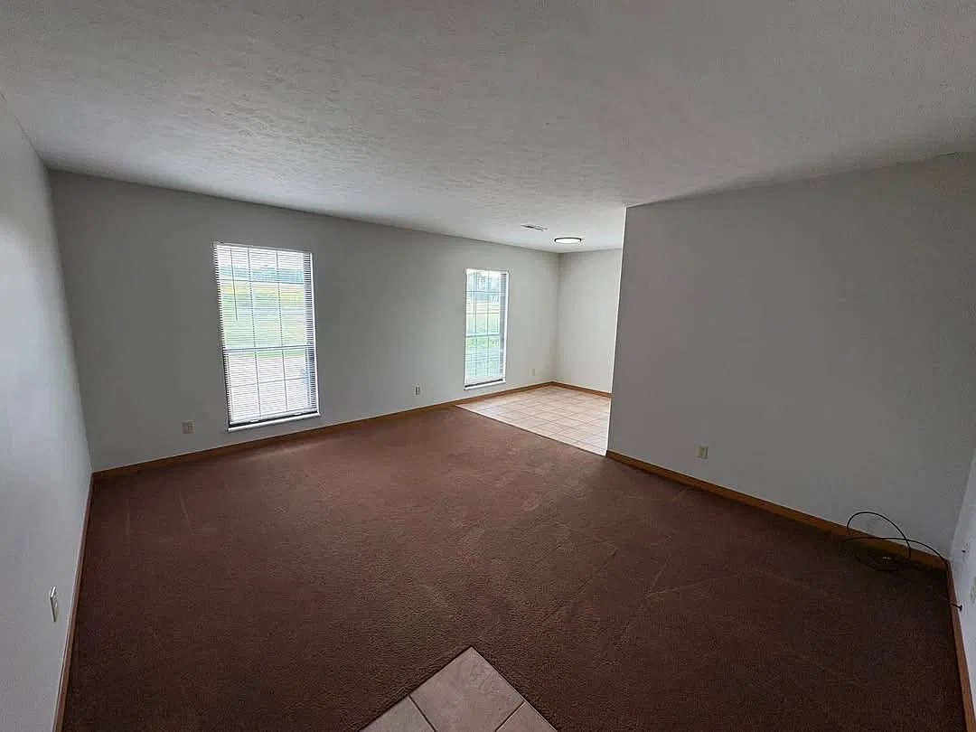 38 Cedarcrest Court - 3 — Photo 2