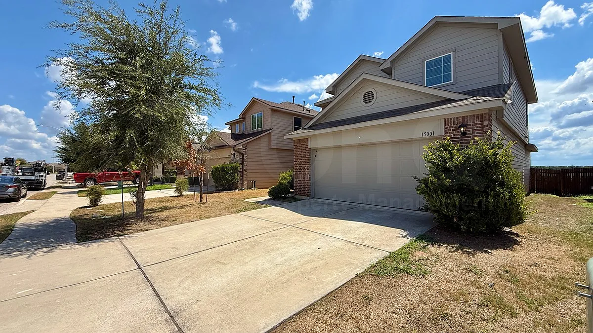 3 bed, 2.0 bath, 2142 sqft, $1,990 — Photo 2