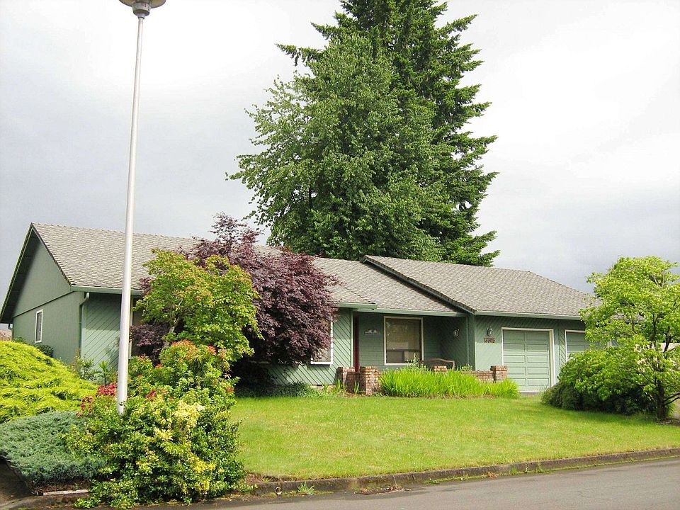 1st image of 13305 NE 5th Ave