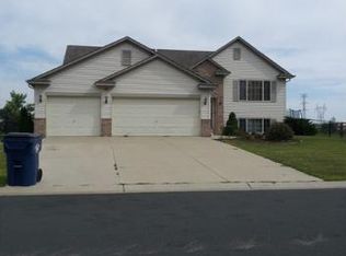 2590 Queen Ave, Shakopee, MN 55379