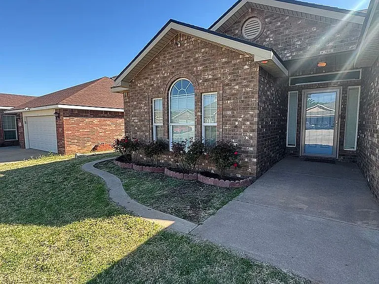 9304 Primrose Ave — Photo 1