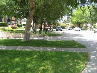 1601 E Cypress St #B — Photo 30