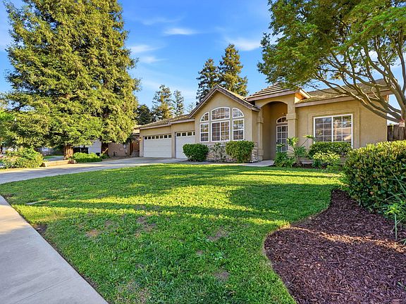 3rd image of 3917 E Stapp Court
