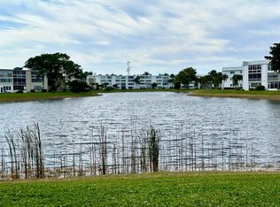 109 Wellington E, West Palm Beach, FL 33417