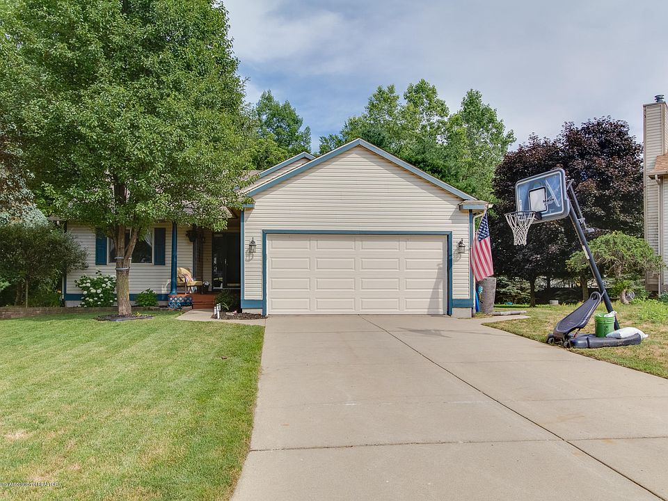 1st image of 786 Winding River Dr