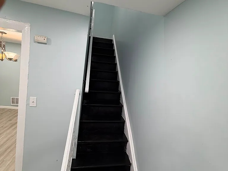 112 Staley Ave — Photo 4