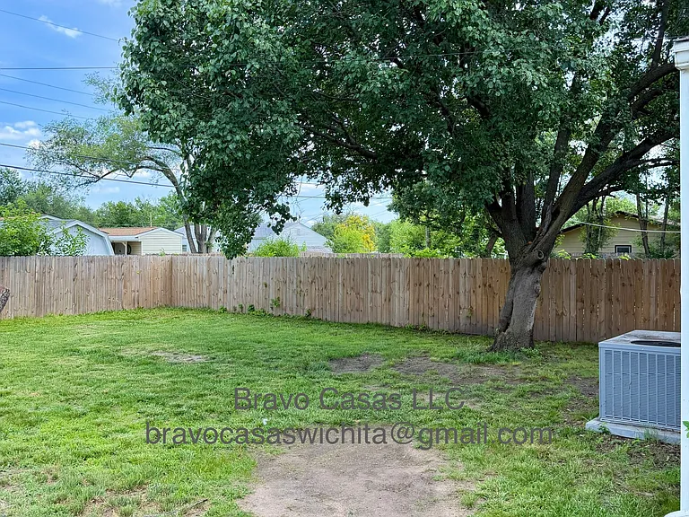 2932 S Glenn Ave — Photo 19