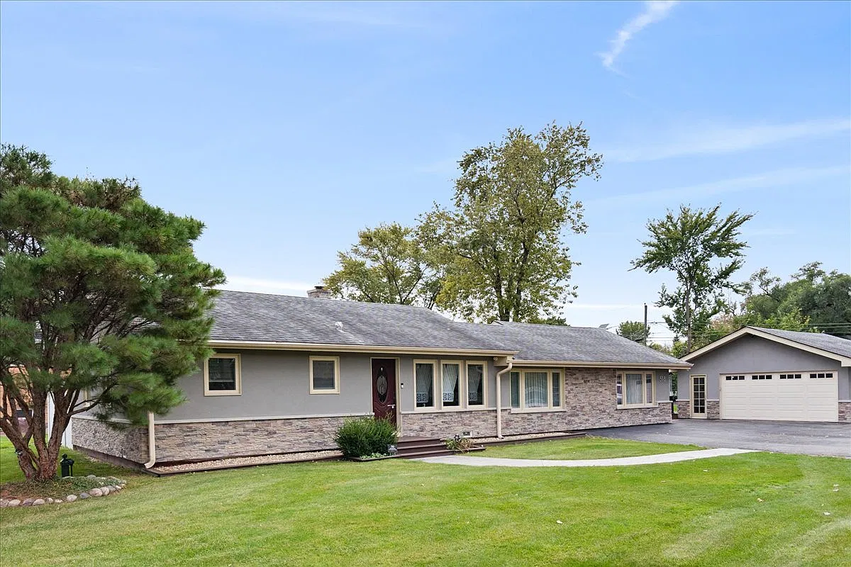 3 bed, $3,500 — Photo 2