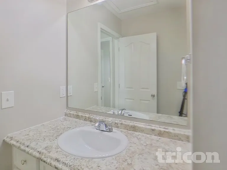 337 Montclaire Ln — Photo 14