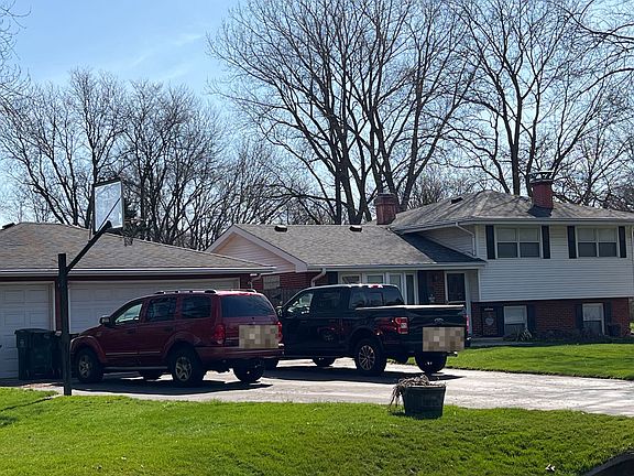 3rd image of 11S351 Downers Dr