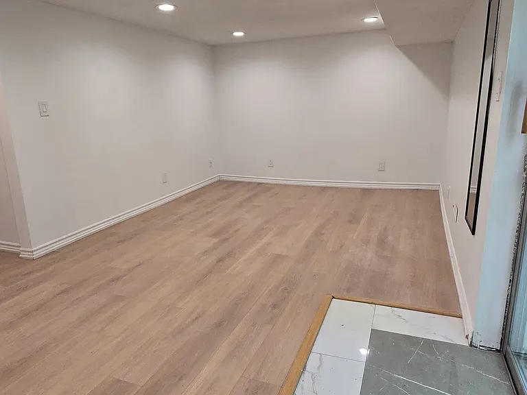 735 Pam Cres #BASEMENT — Photo 4