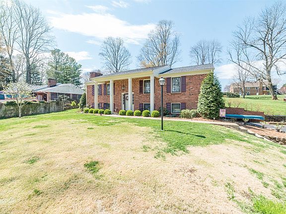 3rd image of 543 Collington Dr