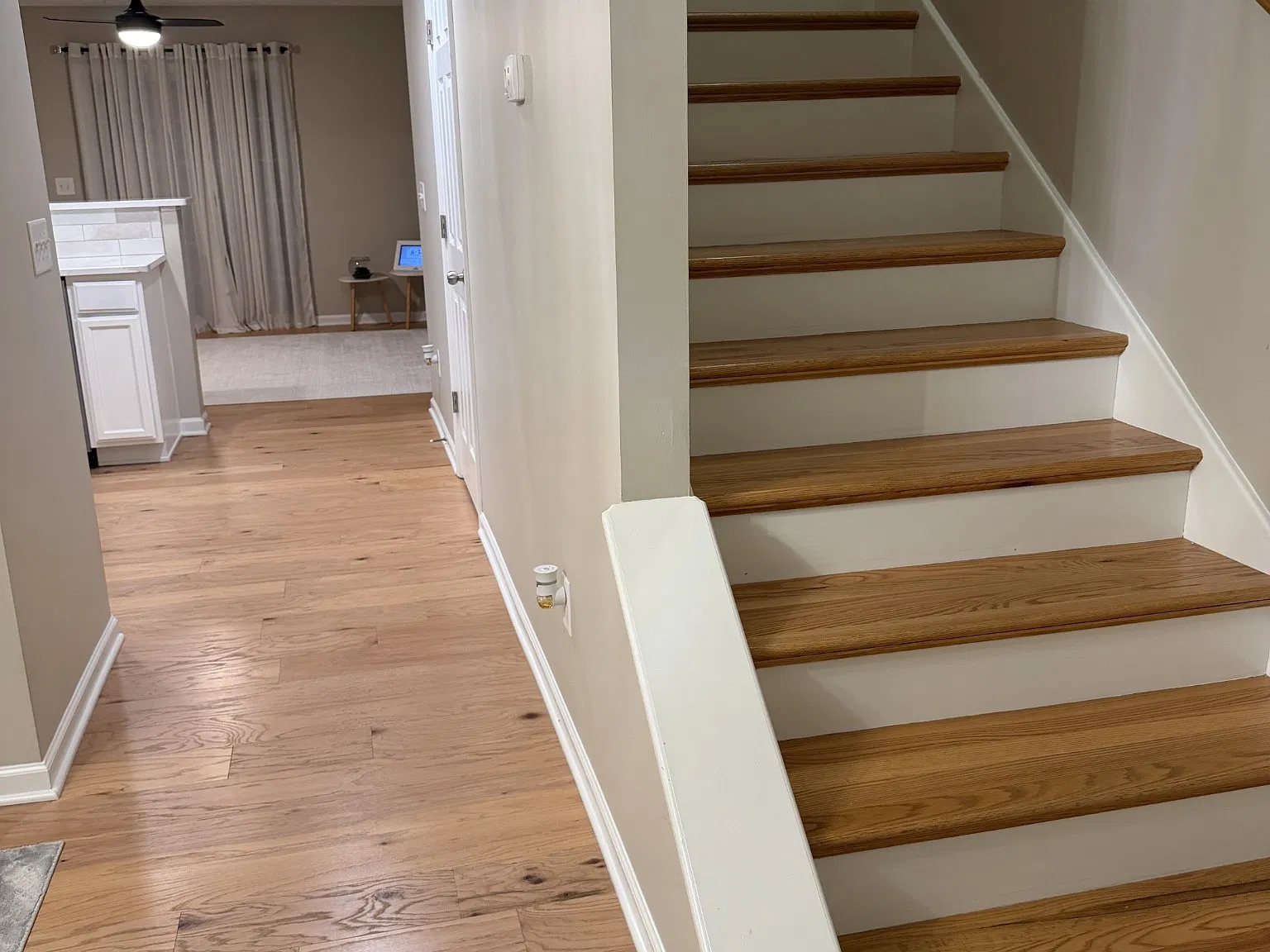 2 bed, 2.5 bath, 1300 sqft, $1,900 — Photo 2