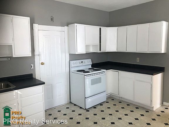 4th image of 2204 6th St NE #1