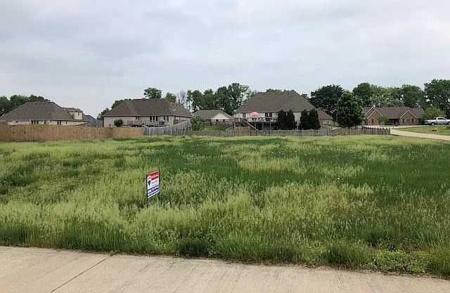 1st image of 1801 Oakridge Pkwy