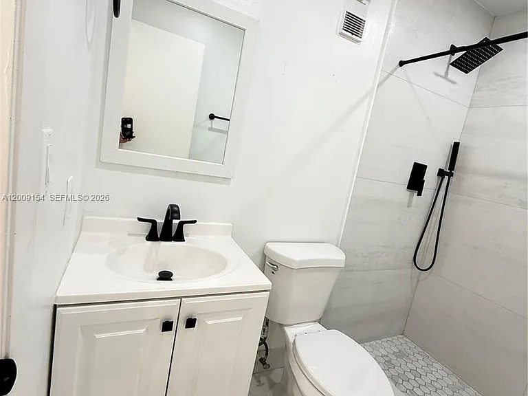 10016 Winding Lake Rd #202 — Photo 14