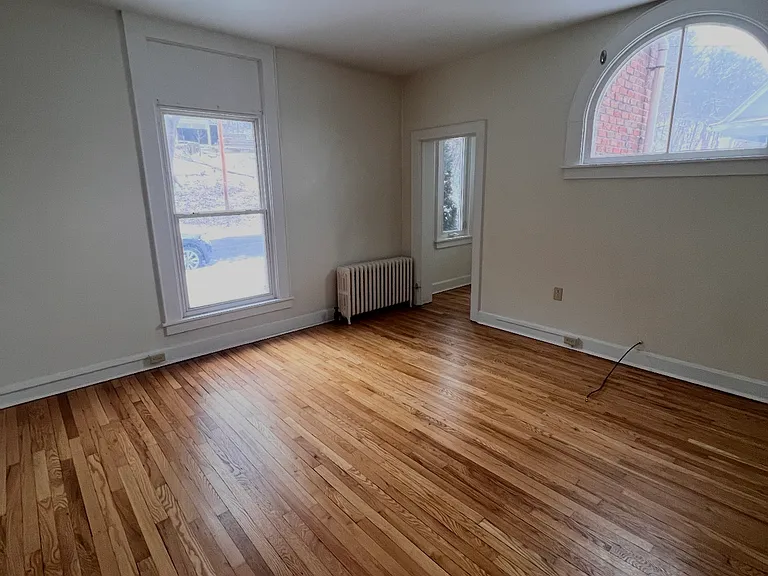 609 Piedmont Ave #1B — Photo 2