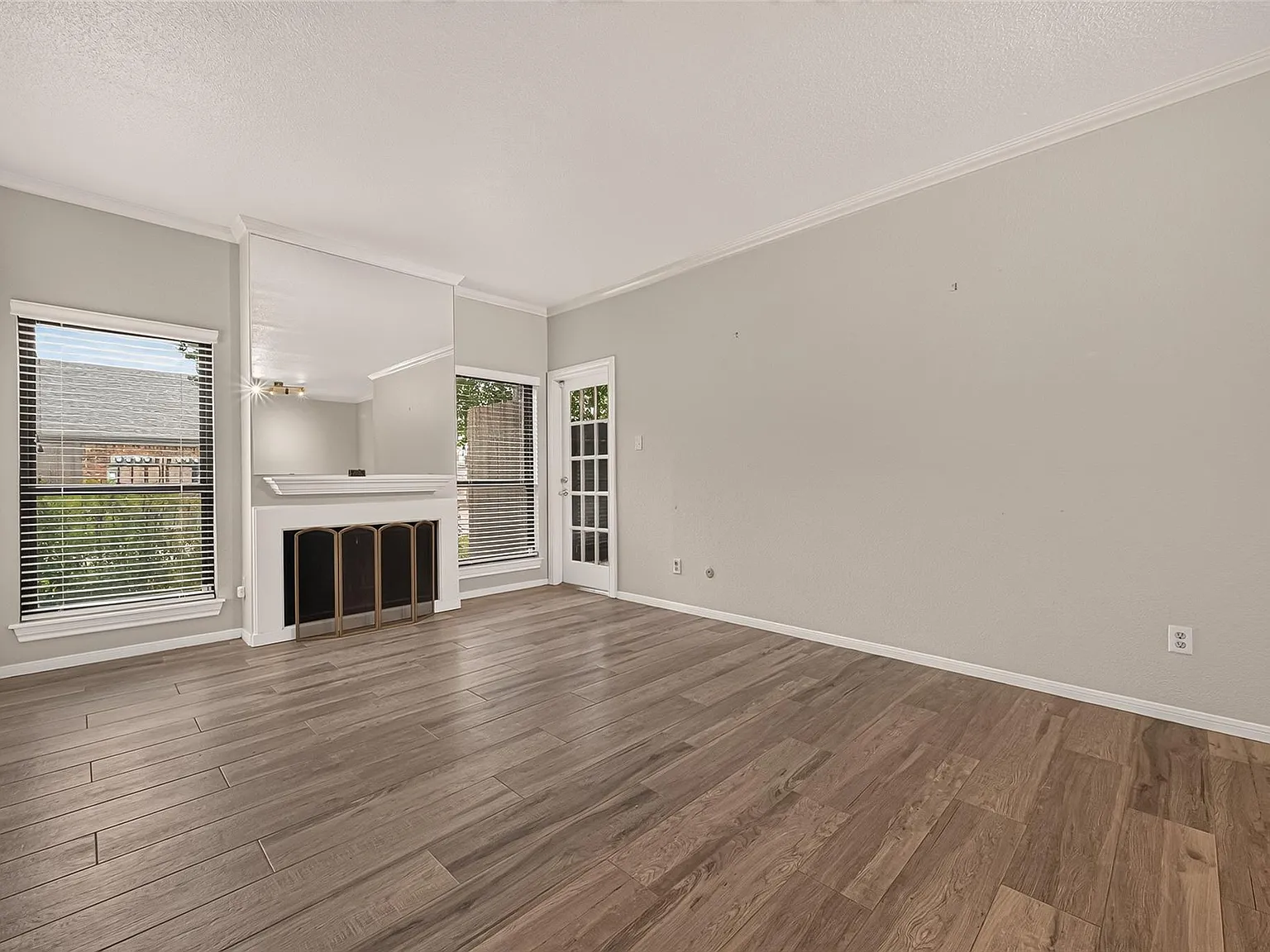 2 bed, 2.0 bath, 1173 sqft, $1,995 — Photo 3