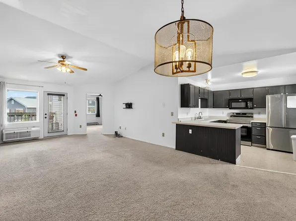 2954 King James Way APT 4, Fitchburg, WI 53719